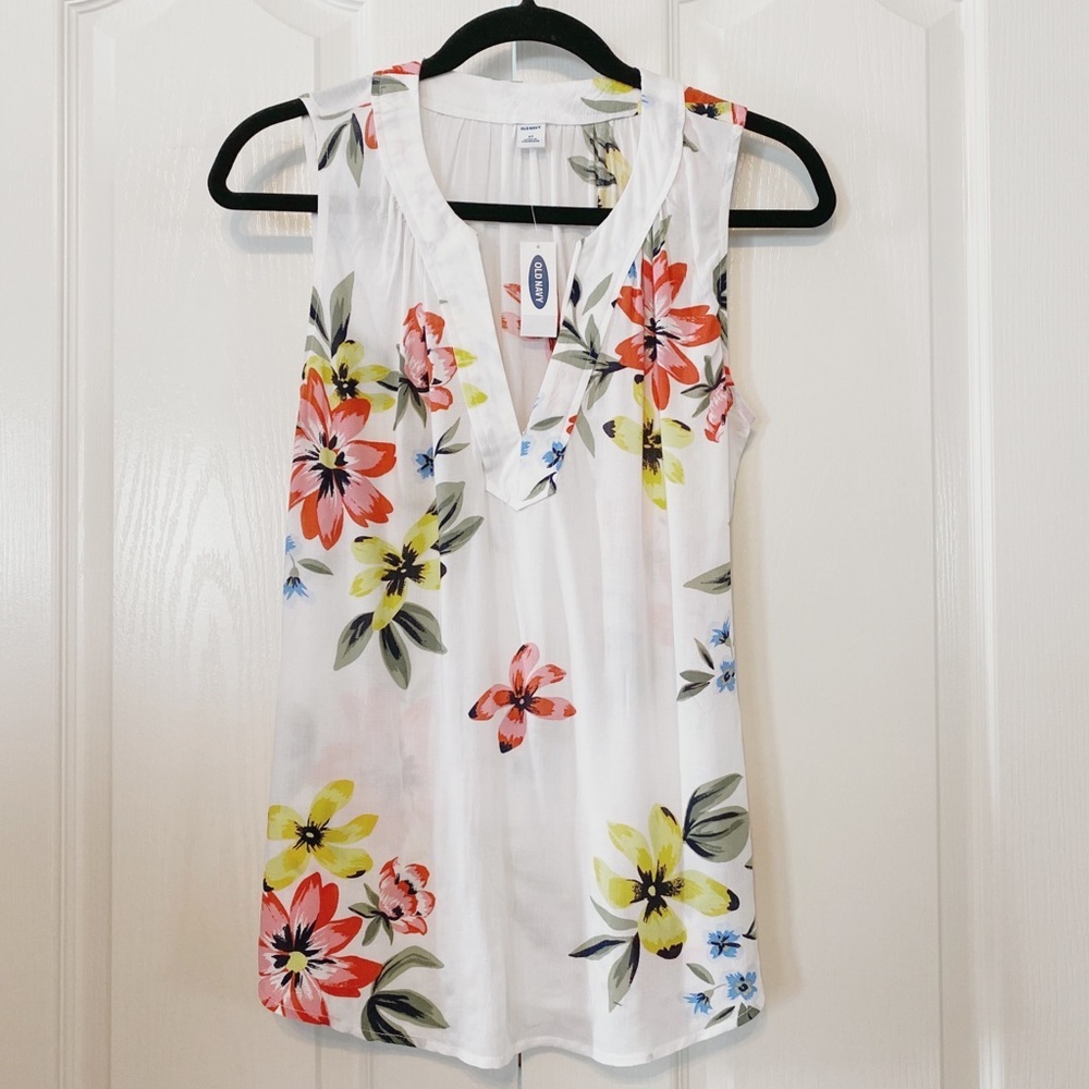Old Navy Sleeveless Floral Woman’s Top Size XS